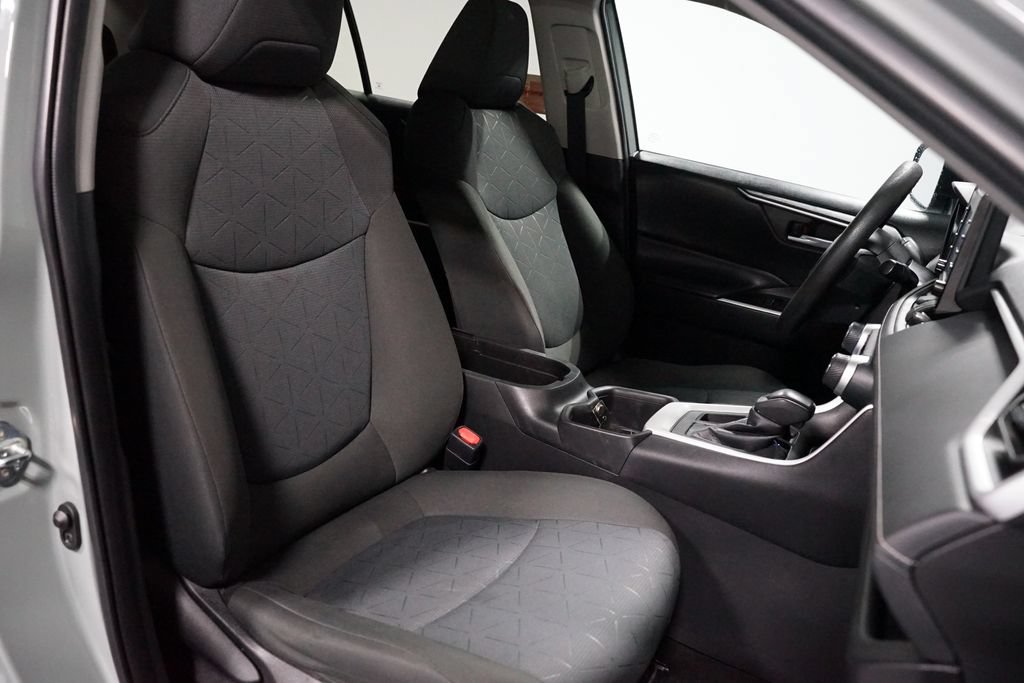 Used 2022 Toyota RAV4 XLE w/ Convenience Package FWD image 27