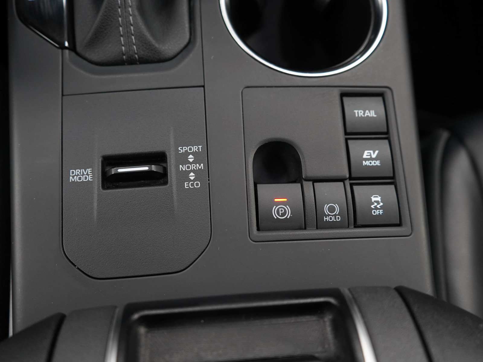 Used 2025 Toyota Highlander XLE AWD/4WD image 25