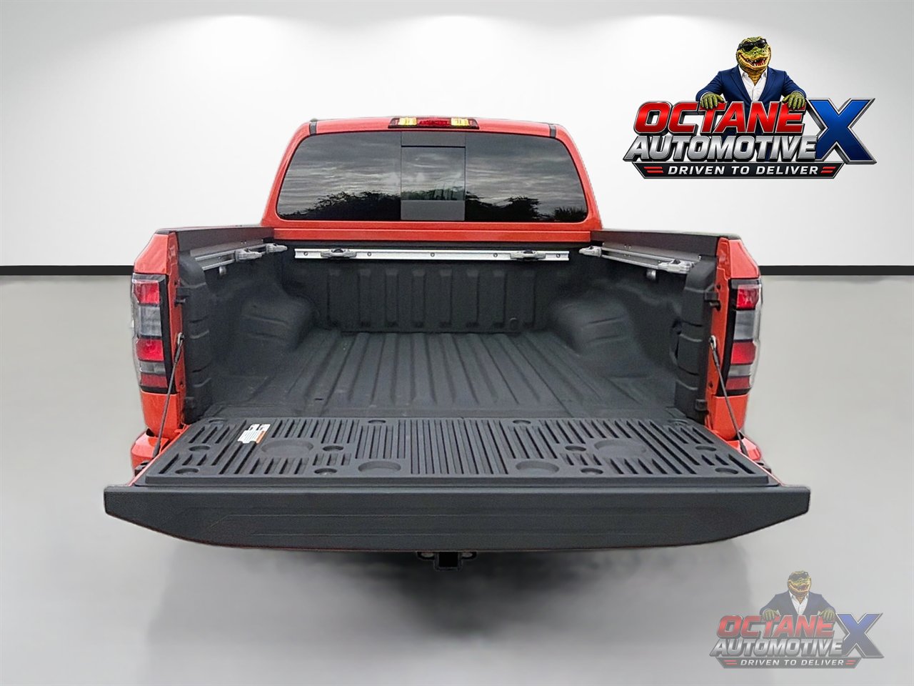 Used 2025 Nissan Frontier PRO-4X w/ Pro Convenience Package AWD/4WD image 25