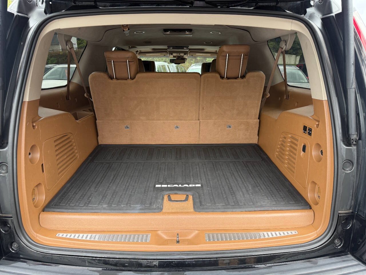 Used 2016 Cadillac Escalade ESV Platinum AWD/4WD image 37