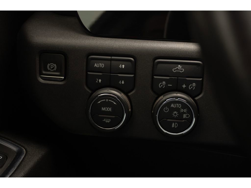 Used 2023 Chevrolet Silverado 1500 RST w/ Z71 Off-Road Package AWD/4WD image 27