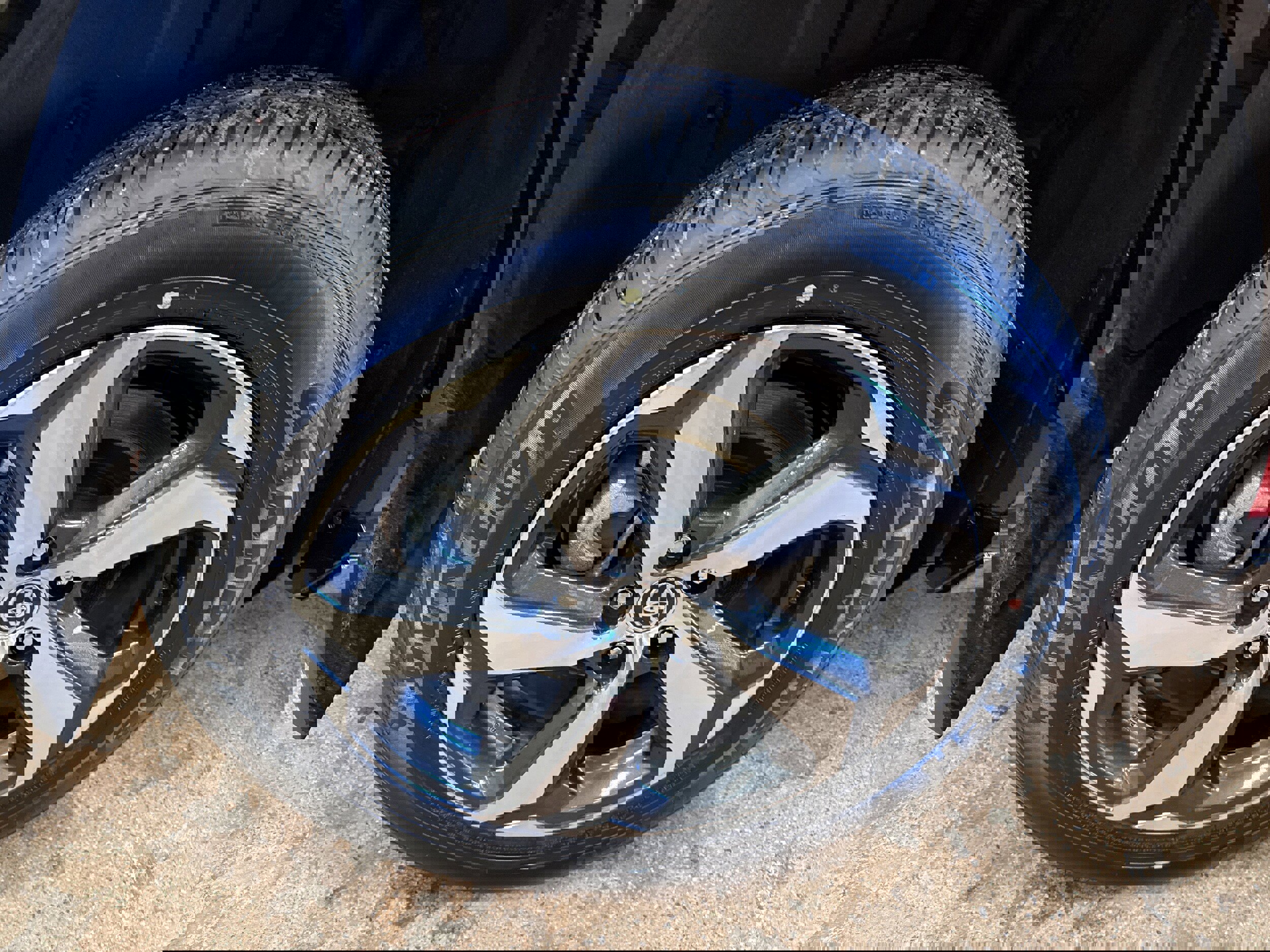 Used 2024 Toyota RAV4 SE w/ Weather & Moonroof Package image 12