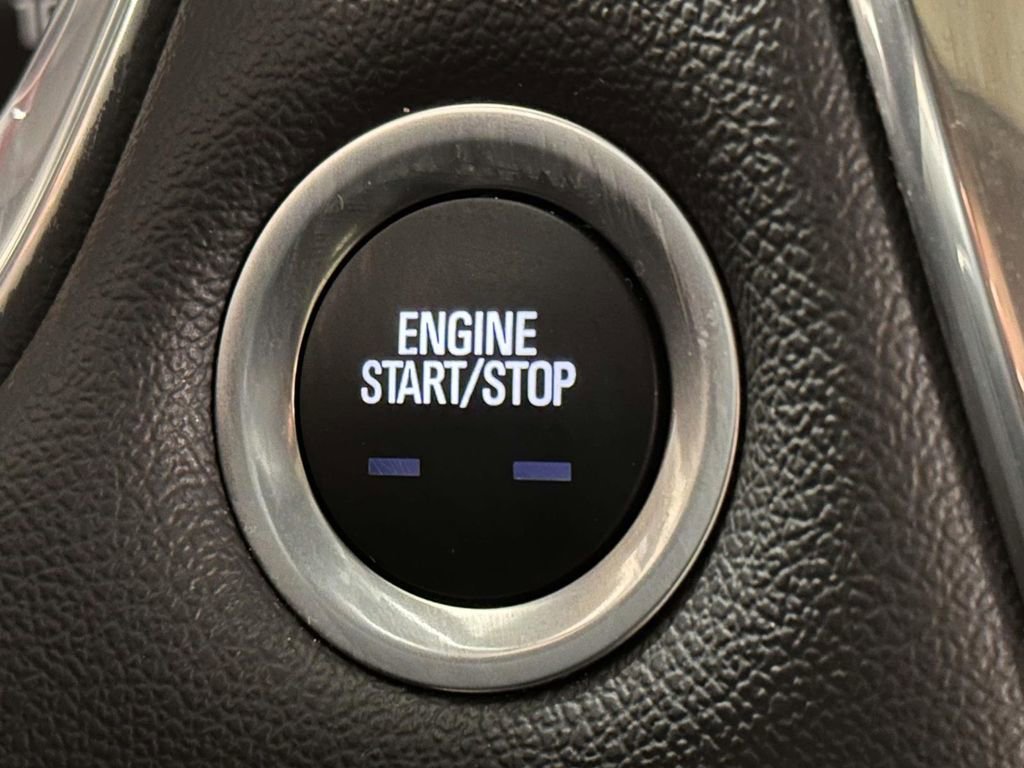 Used 2023 Chevrolet Traverse RS image 27