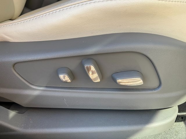 Used 2018 Cadillac XT5 Luxury w/ Driver Awareness Package image 22