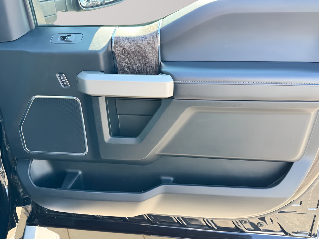 Used 2019 Ford F250 Lariat w/ Lariat Ultimate Package AWD/4WD image 28