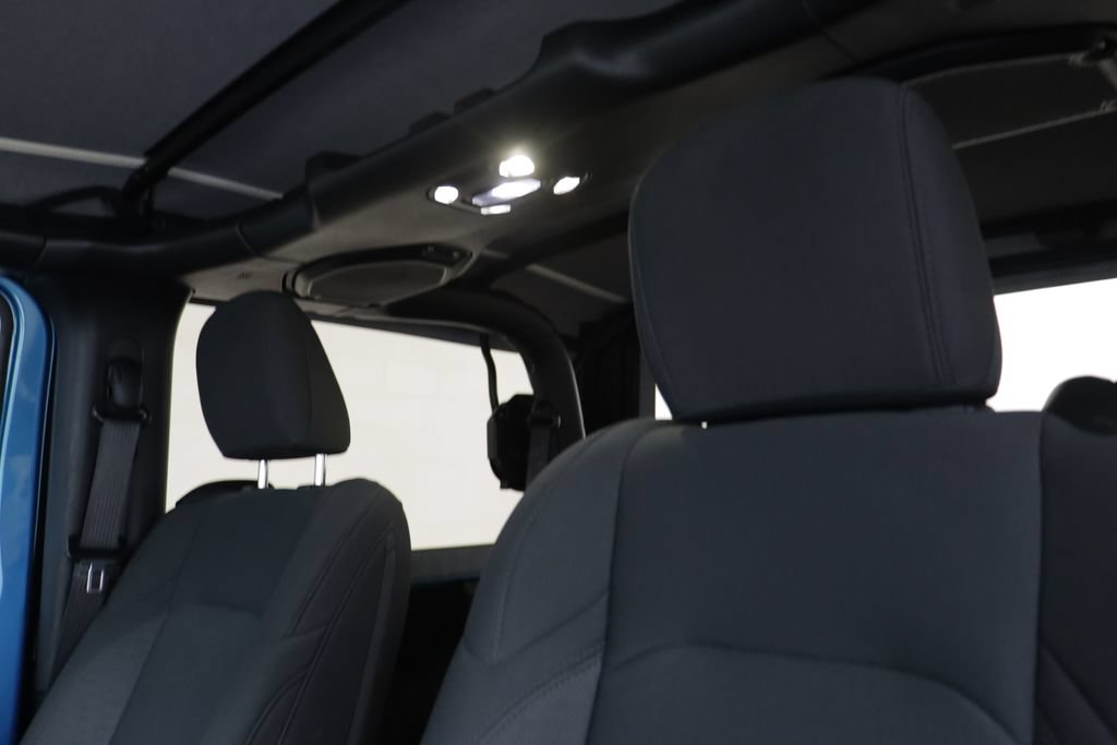 Used 2019 Jeep Wrangler Sport AWD/4WD image 13