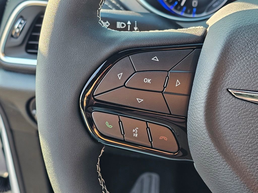 New 2026 Chrysler Pacifica Limited image 16