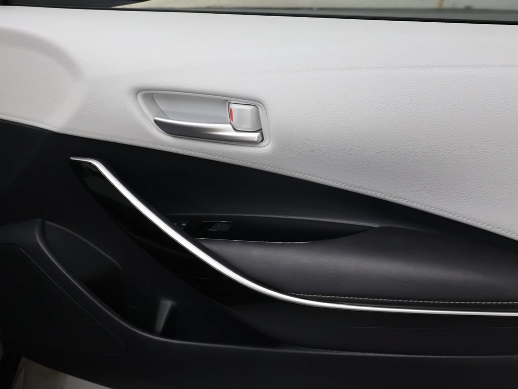Used 2019 Toyota Corolla XSE FWD image 11