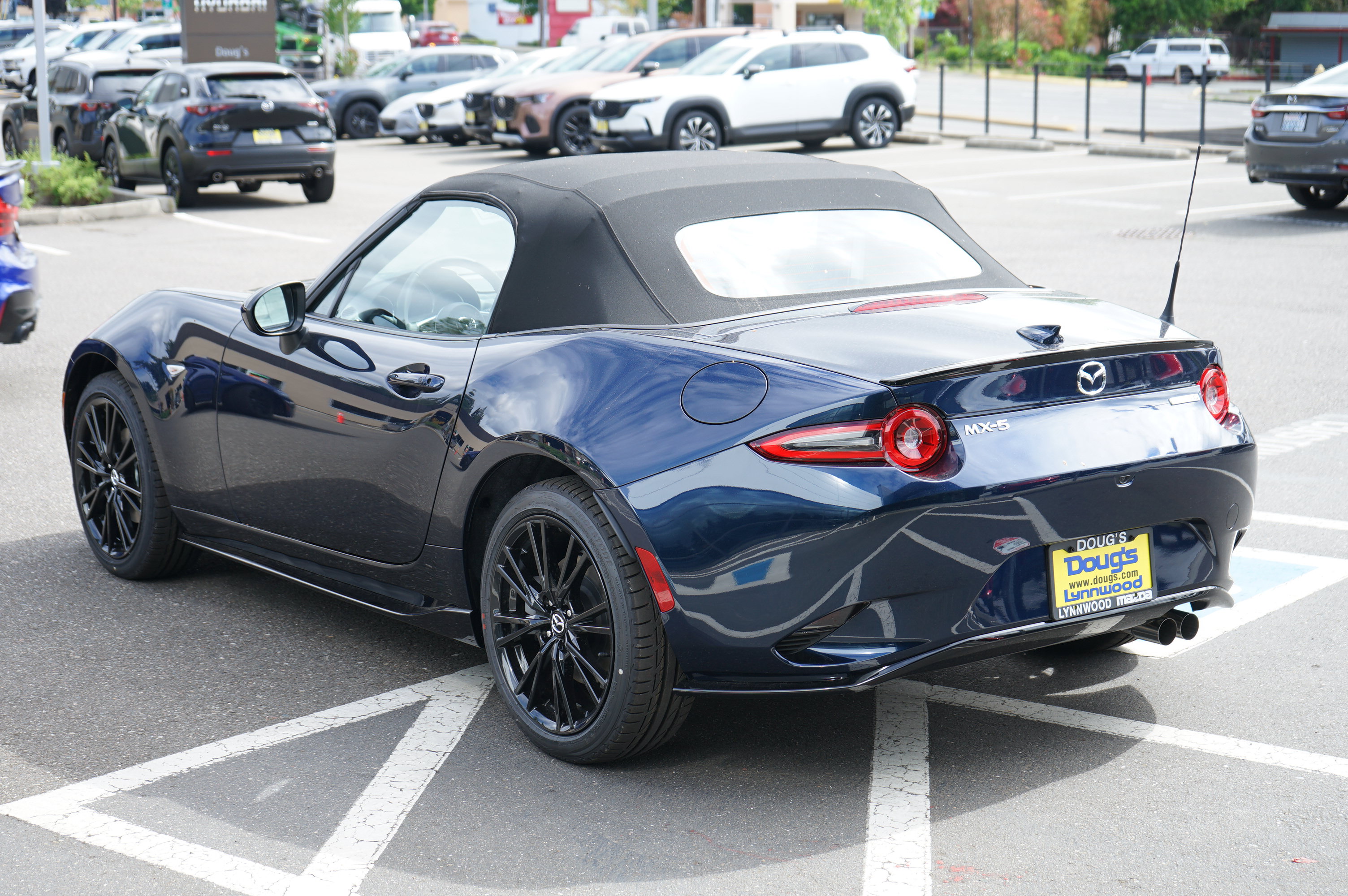 New 2026 MAZDA MX-5 Miata Club w/ Interior Package RWD image 6