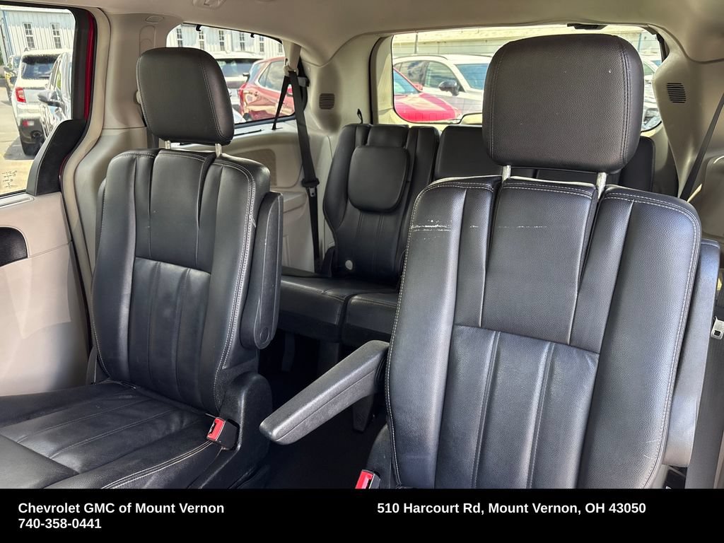 Used 2013 Chrysler Town & Country Touring FWD image 25