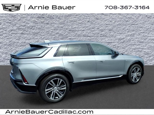 Used 2026 Cadillac Lyriq Luxury AWD/4WD image 6