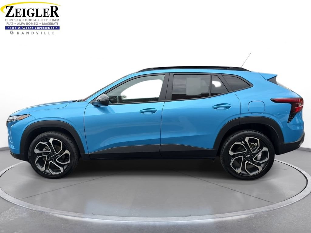 Used 2025 Chevrolet Trax RS w/ Driver Confidence Package FWD image 8