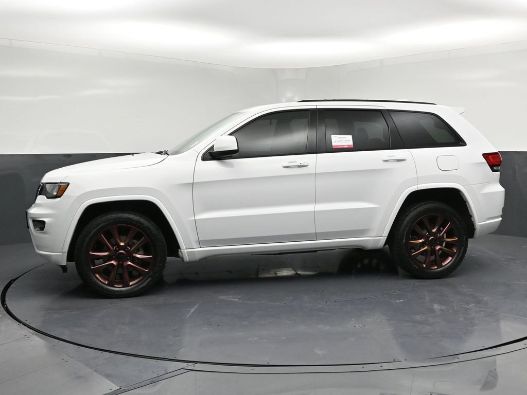 Used 2018 Jeep Grand Cherokee Altitude image 2