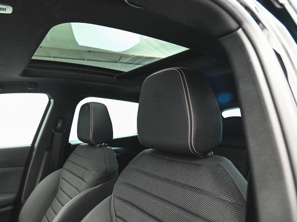 Used 2024 Alfa Romeo Tonale Ti AWD/4WD image 33