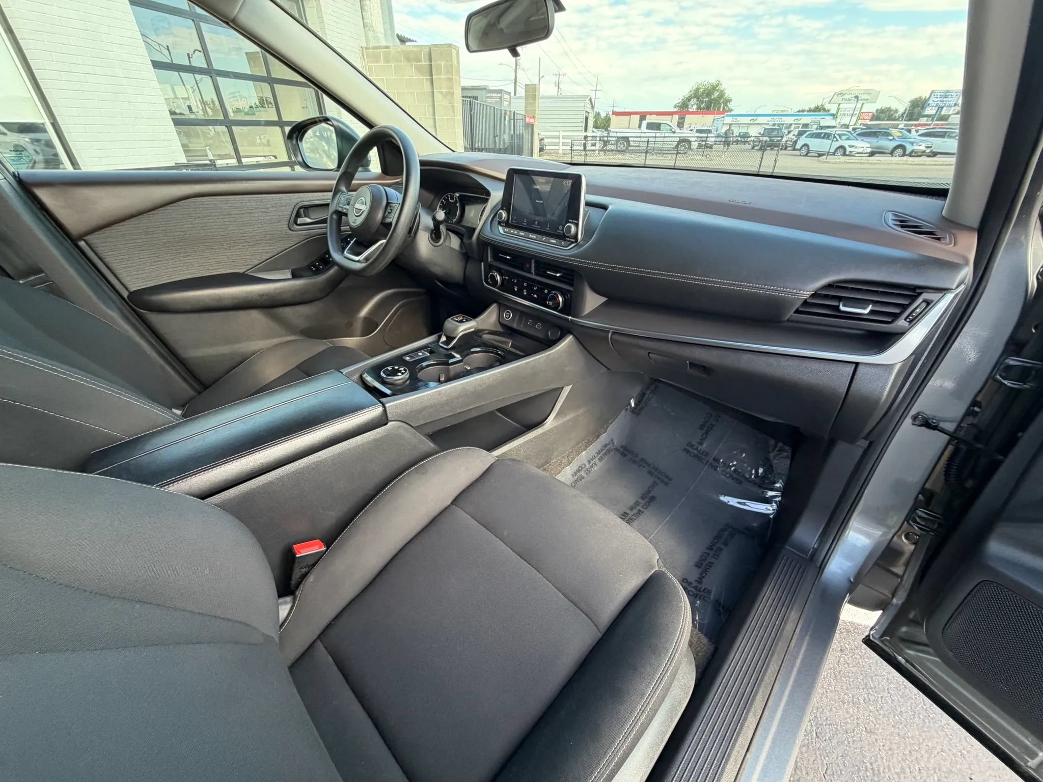 Used 2023 Nissan Rogue S AWD/4WD image 13