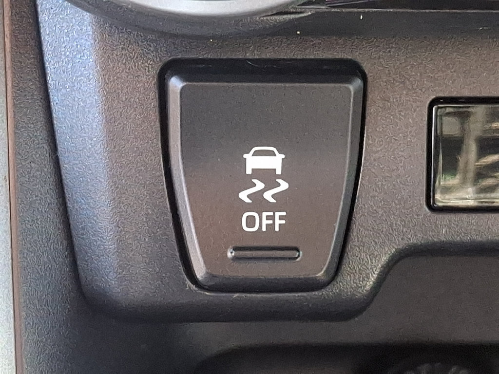 Used 2022 Toyota RAV4 XLE AWD/4WD image 27