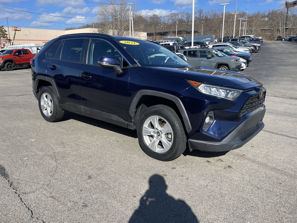 Used 2021 Toyota RAV4 XLE AWD/4WD image 6