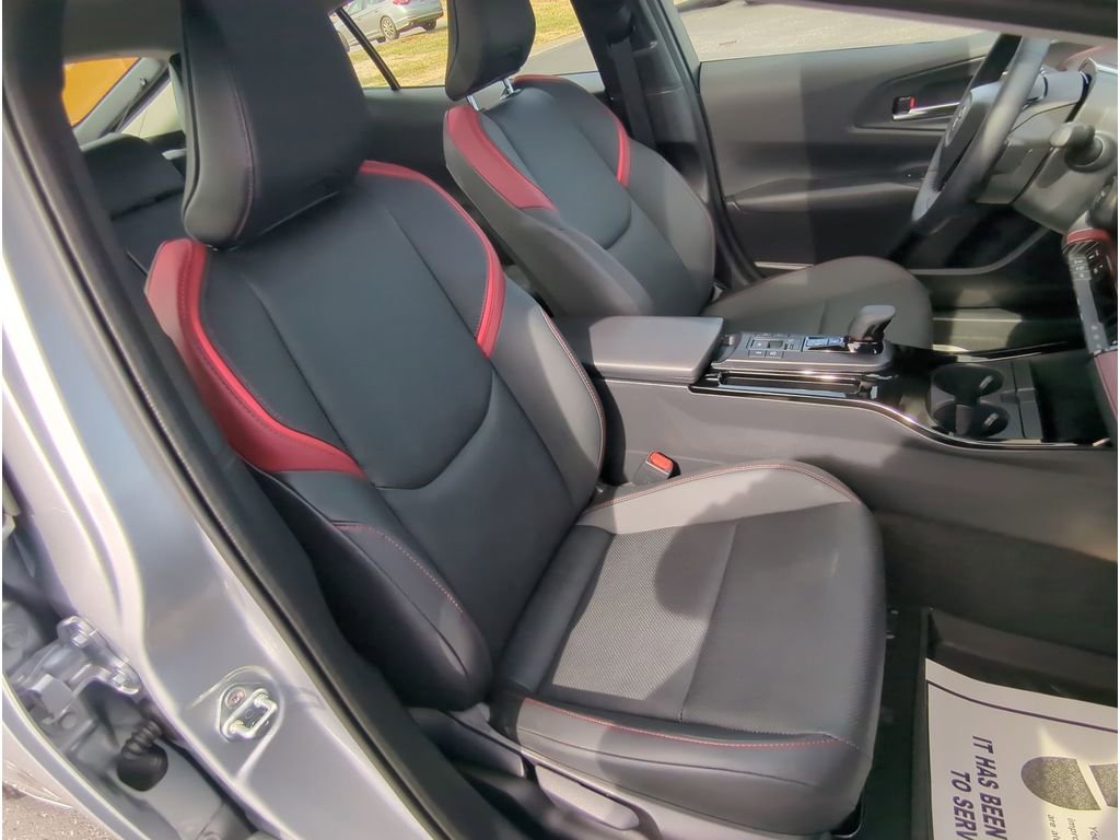 Used 2025 Toyota Prius Plug-In Hybrid image 30