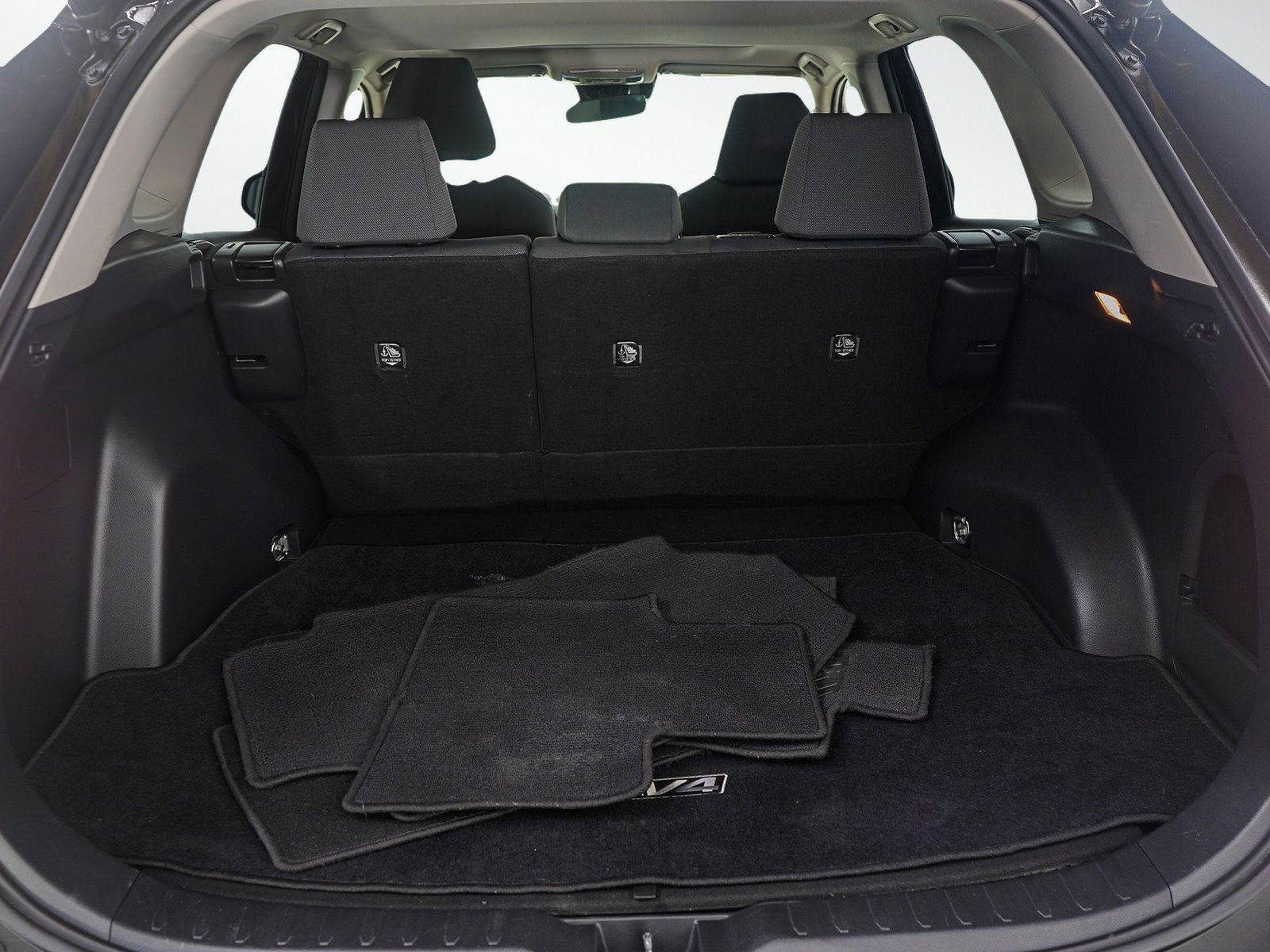 Used 2020 Toyota RAV4 XLE w/ Convenience Package image 9