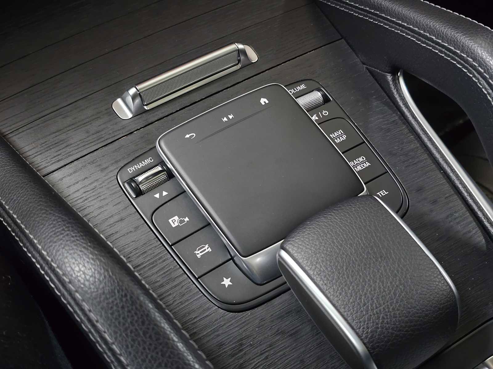 Used 2024 Mercedes-Benz GLS 450 4MATIC image 32