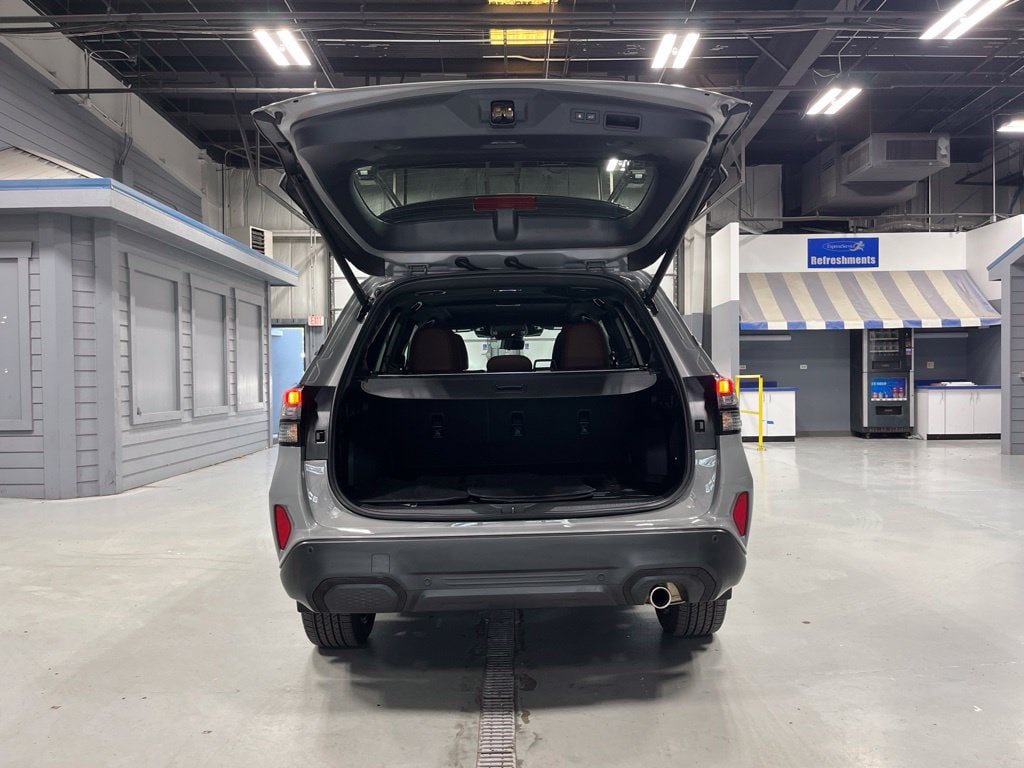 Used 2026 Subaru Forester Touring AWD/4WD image 10