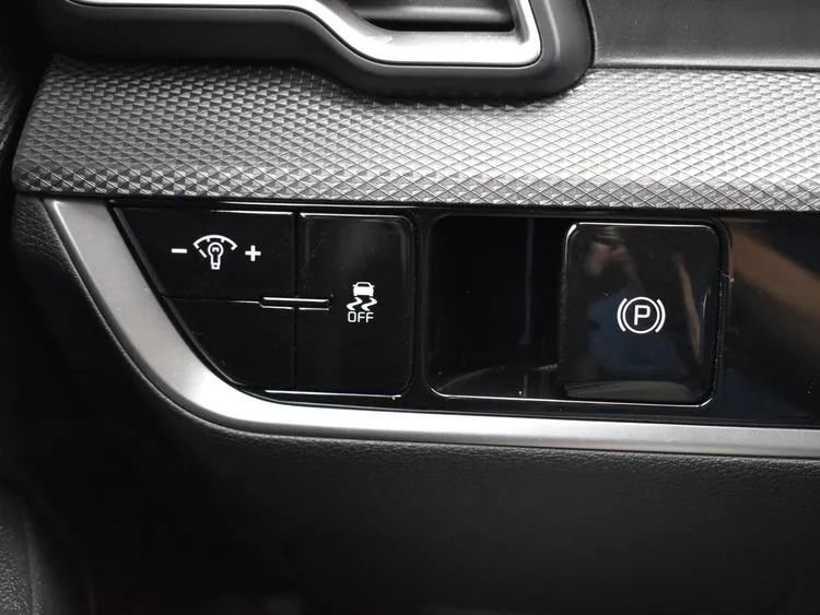 Used 2024 Kia Sportage LX image 22