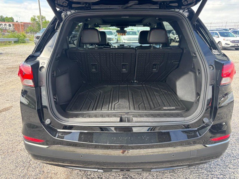 Used 2023 Chevrolet Equinox RS w/ RS Leather Package AWD/4WD image 11