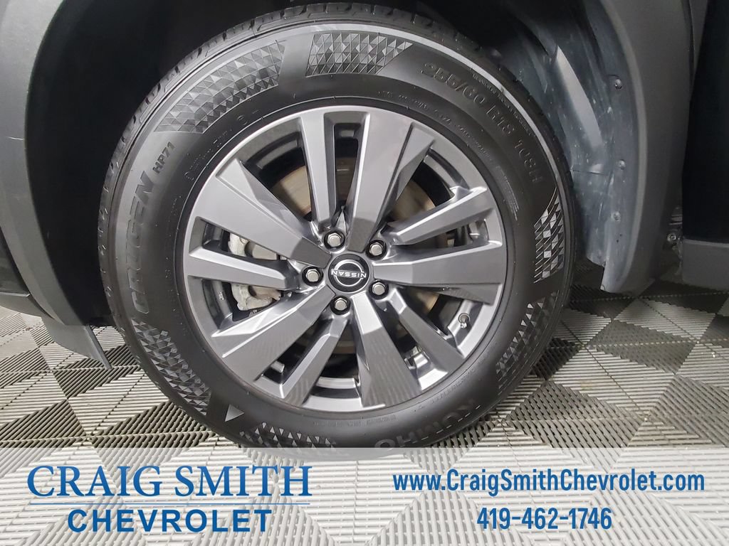 Used 2025 Nissan Pathfinder SV FWD image 34