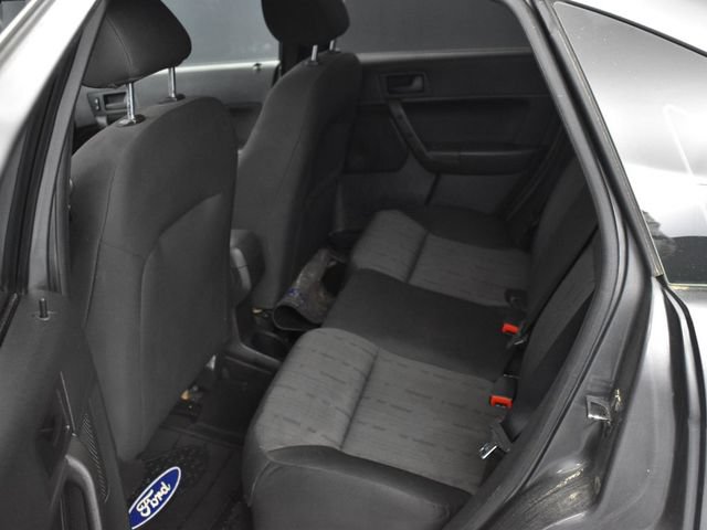 Used 2010 Ford Focus SE FWD image 15