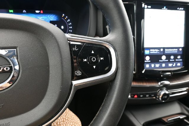 Used 2024 Volvo XC60 B5 Plus w/ Climate Package AWD/4WD image 24