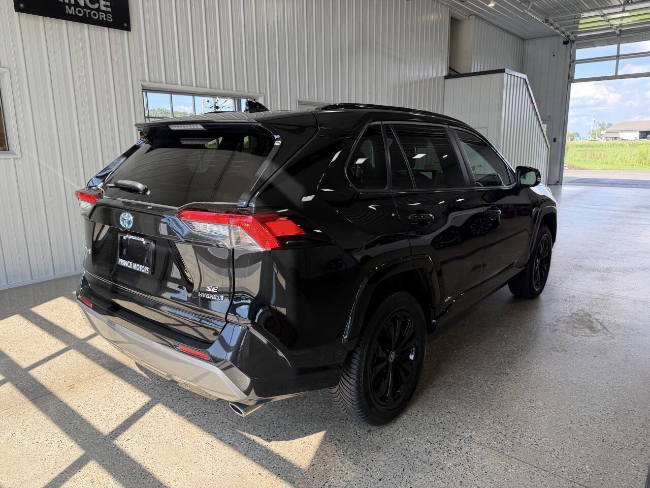 Used 2024 Toyota RAV4 SE AWD/4WD image 4