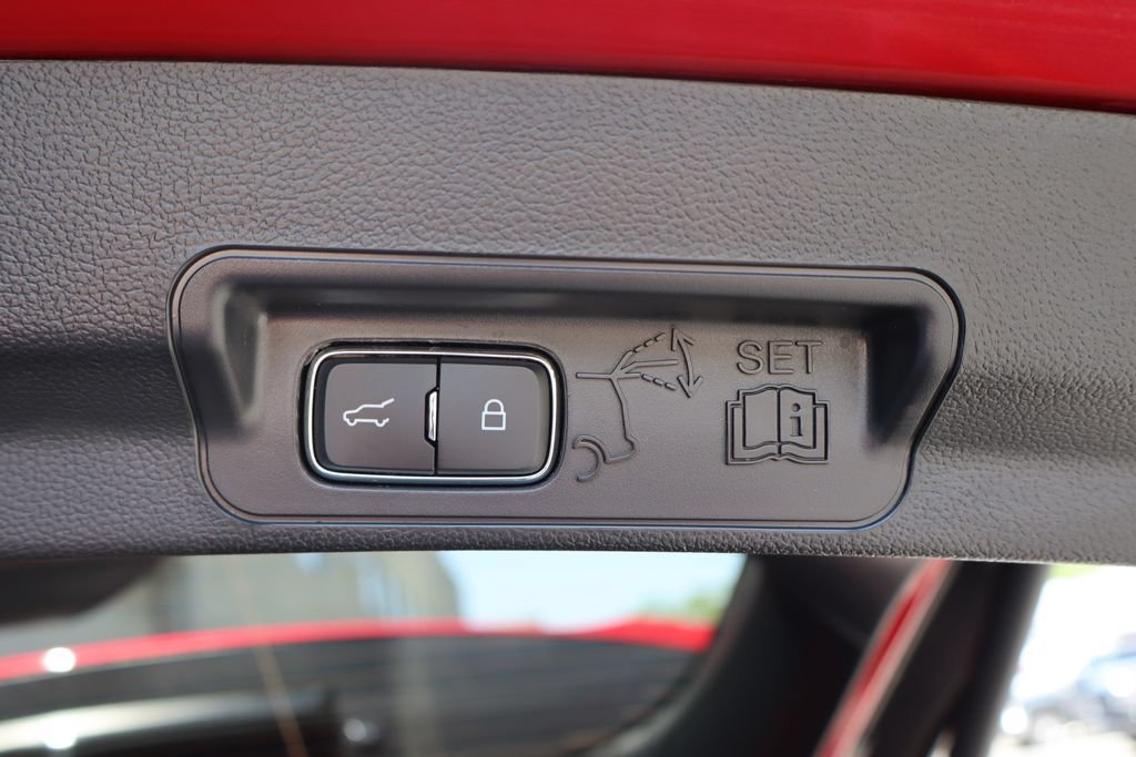 Used 2026 Ford Explorer Platinum AWD/4WD image 22