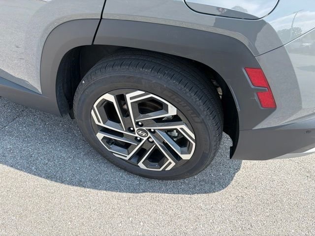 Used 2025 Hyundai Tucson Limited AWD/4WD image 7