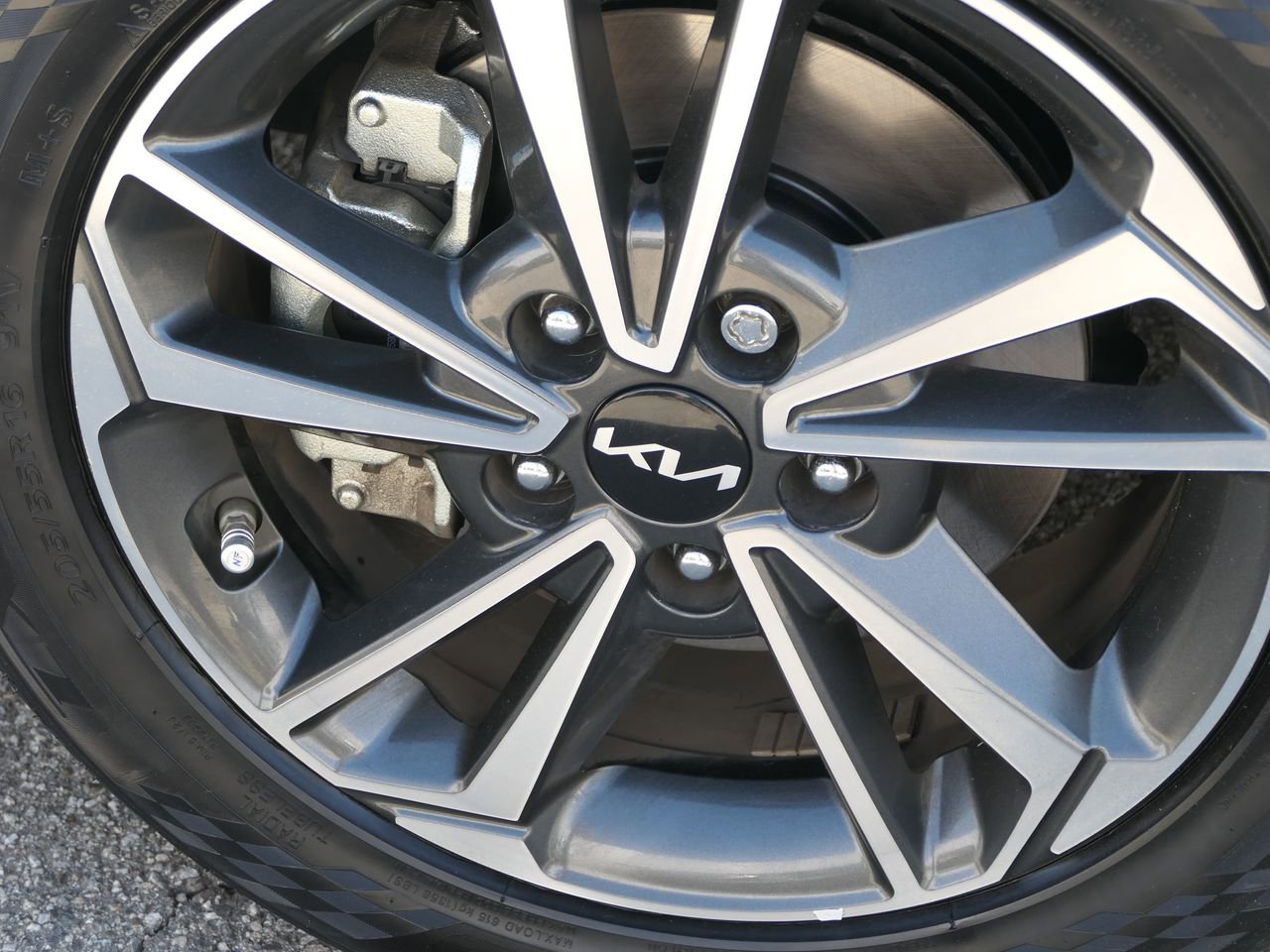 Used 2023 Kia Forte LXS w/ LXS Technology Package image 11