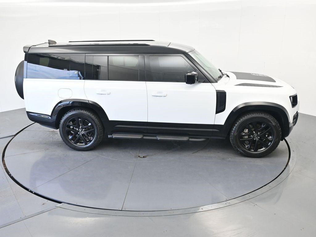 Used 2023 Land Rover Defender 130 X-Dynamic SE AWD/4WD image 20