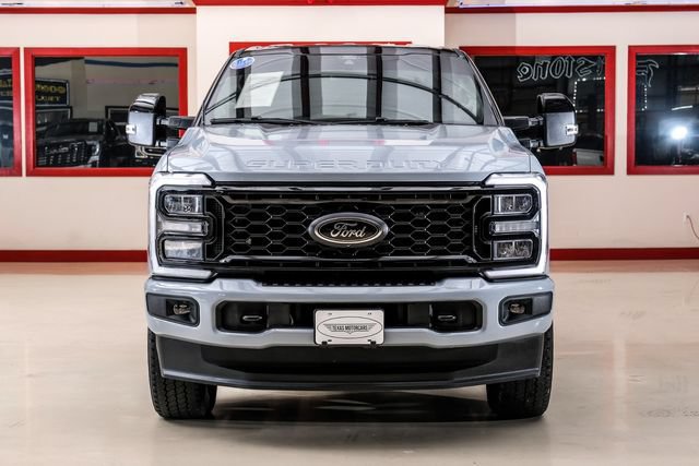 Used 2025 Ford F350 Lariat w/ Black Appearance Package AWD/4WD image 7