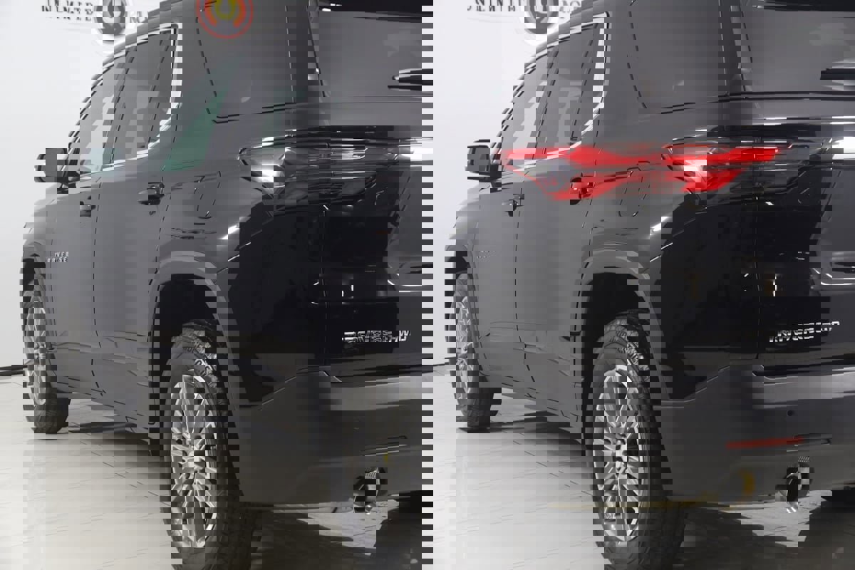 Used 2023 Chevrolet Traverse LT w/ LPO, Cargo Package image 22