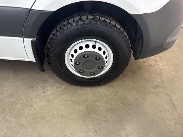 Used 2019 Freightliner Sprinter 2500 image 17