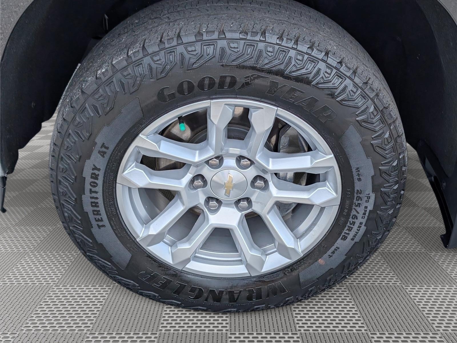 Used 2023 Chevrolet Silverado 1500 LT AWD/4WD image 10