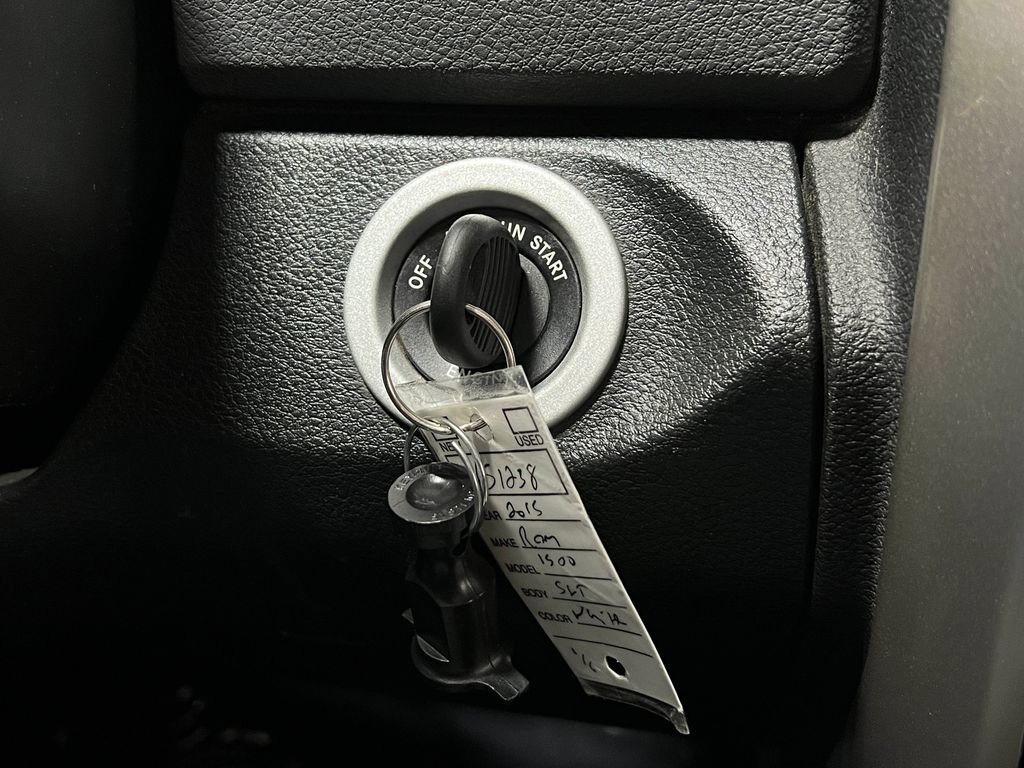 Used 2015 RAM 1500 Classic SLT w/ Luxury Group AWD/4WD image 19