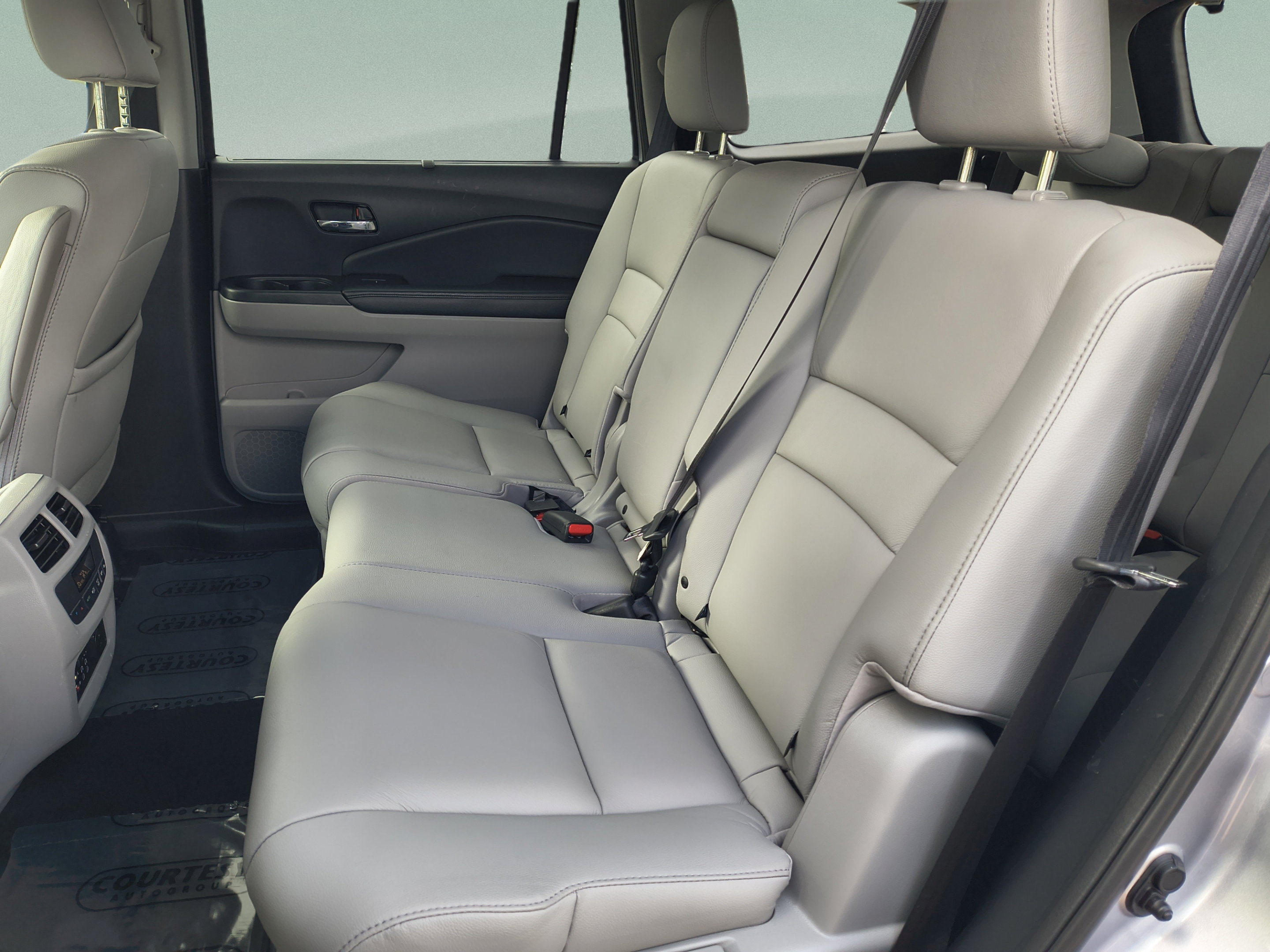 Used 2017 Honda Pilot Touring image 20