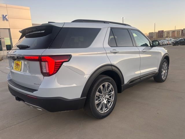 New 2026 Ford Explorer Active w/ Active Comfort Package image 3