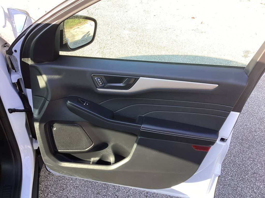 Used 2022 Ford Escape SE w/ Convenience Package FWD image 29