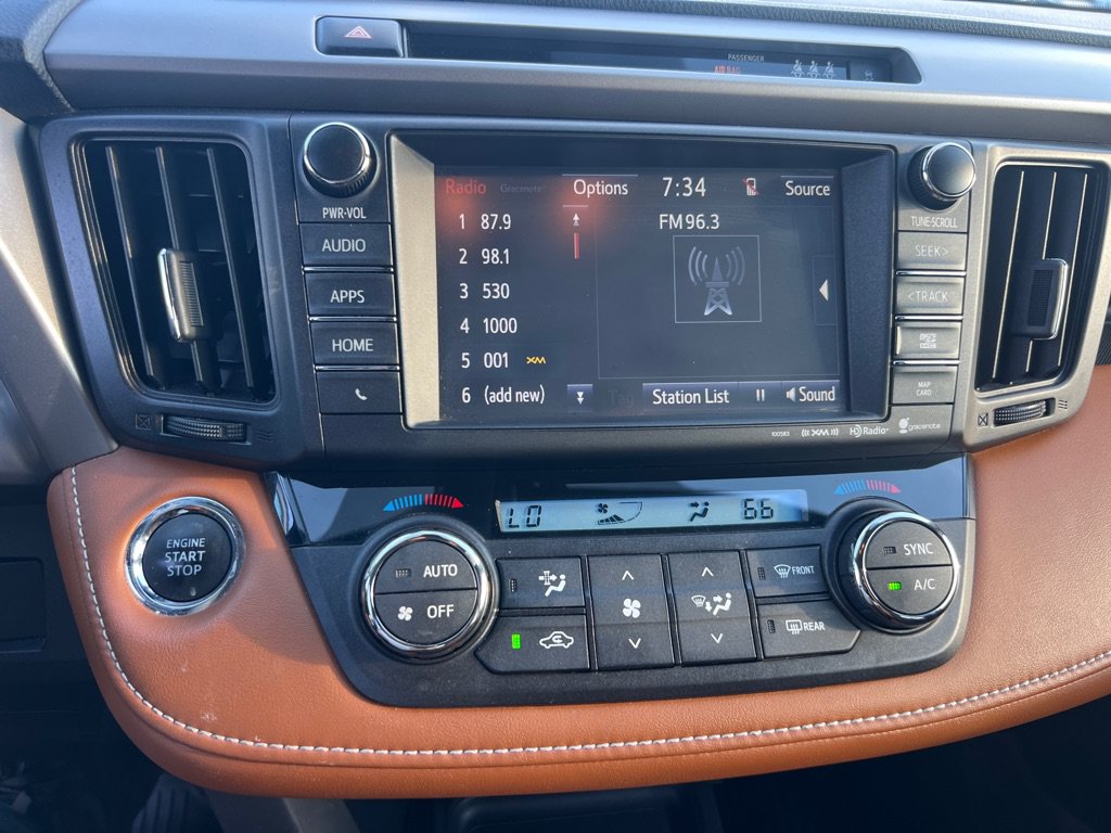 Used 2017 Toyota RAV4 Limited AWD/4WD image 33