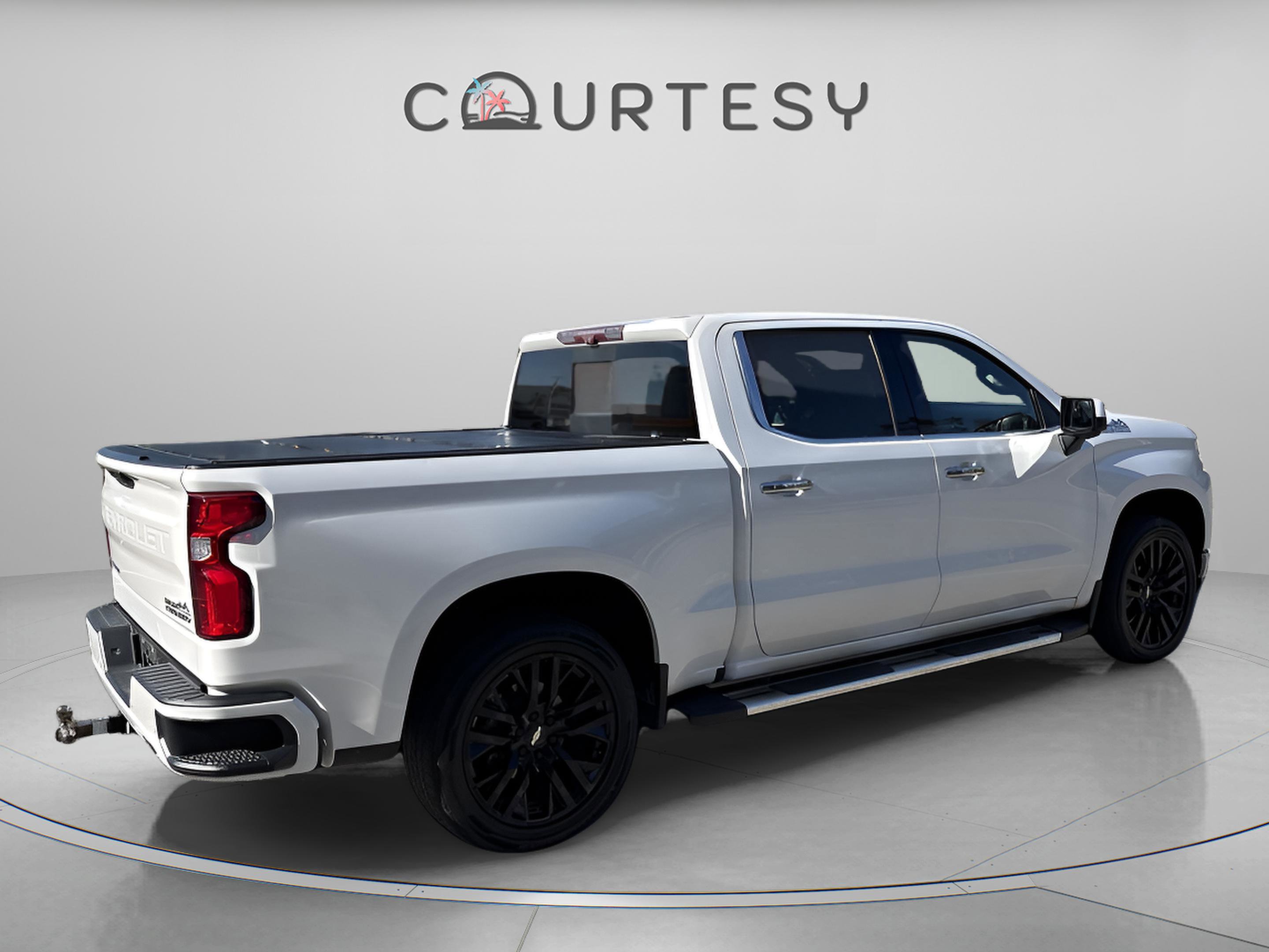 Used 2020 Chevrolet Silverado 1500 High Country w/ Technology Package image 6