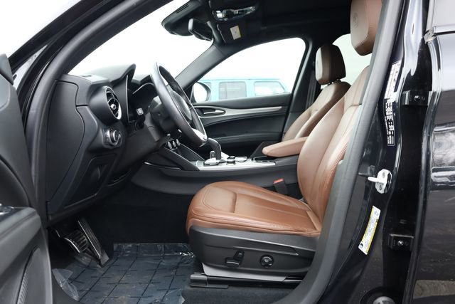 Used 2024 Alfa Romeo Stelvio Ti w/ Active Assist Plus Package image 11