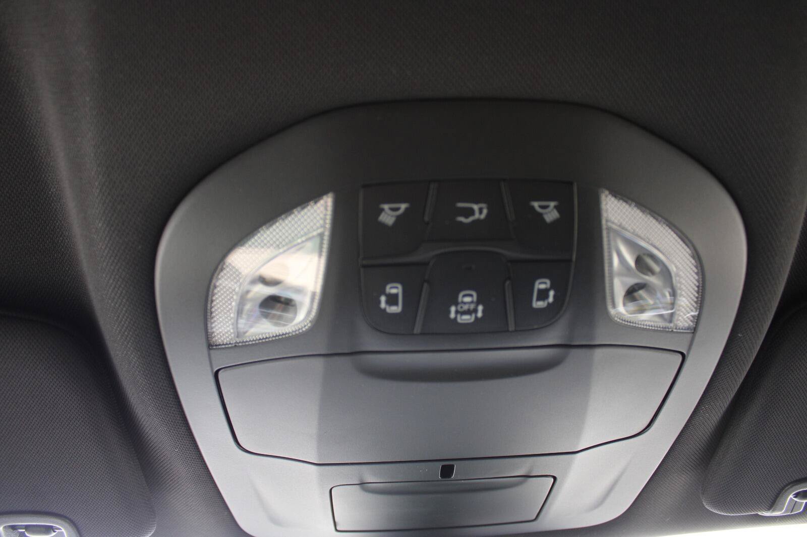 New 2026 Chrysler Pacifica Select FWD image 18
