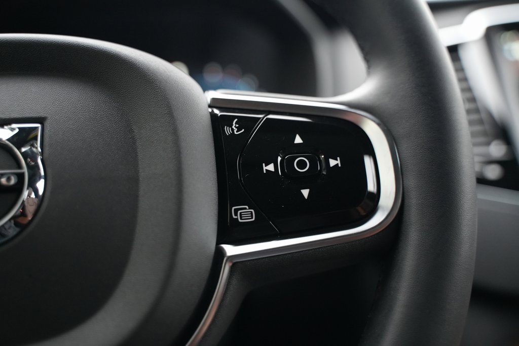 Used 2024 Volvo XC90 B6 Plus w/ Protection Package image 30