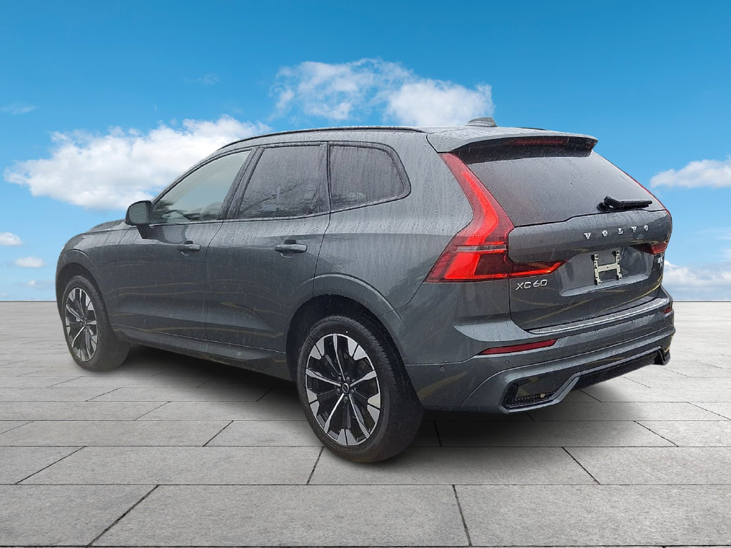 New 2027 Volvo XC60 B5 Plus AWD/4WD image 4