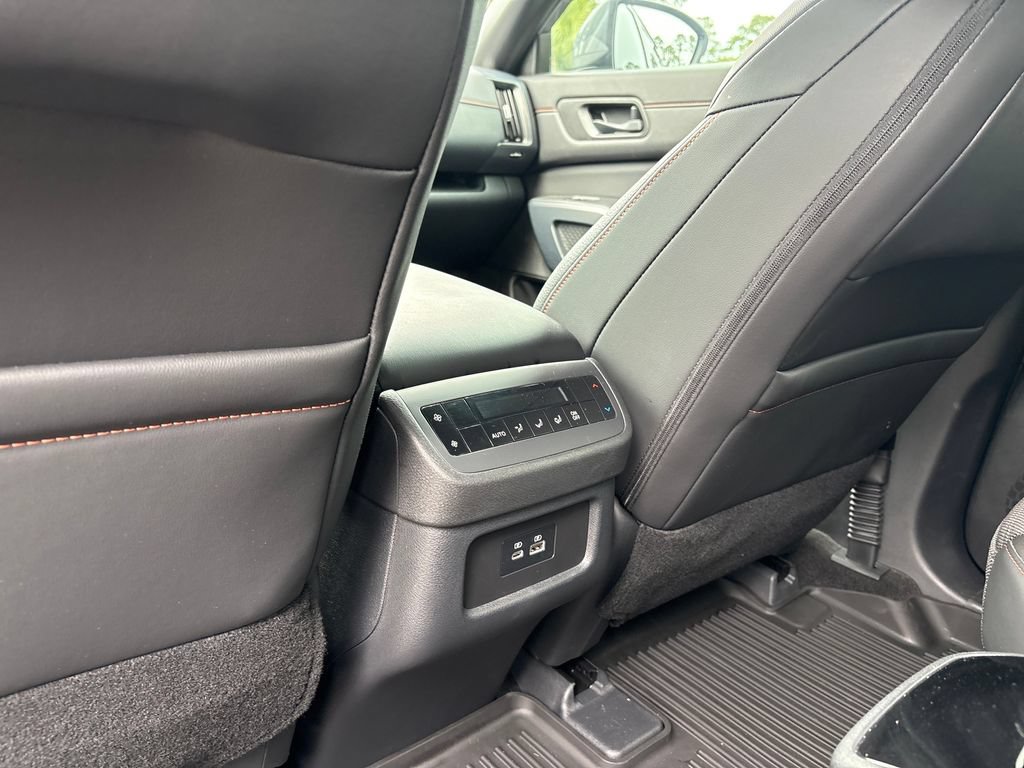 Used 2025 Nissan Pathfinder Rock Creek AWD/4WD image 27